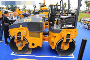 Équipement de compactage léger Rouleau compresseur XCM-G XMR403 4 tonnes en promotion - Product Image 2