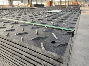 Coussinets <span class=keywords><strong>de</strong></span> protection routière pour machines lourdes personnalisés Construction <span class=keywords><strong>de</strong></span> sol temporaire Matériau PE Feuilles <span class=keywords><strong>de</strong></span> plastique Feuille <span class=keywords><strong>de</strong></span> <span class=keywords><strong>polycarbonate</strong></span> - Product Image 6