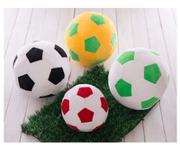 Faible MOQ, Coussins décoratifs personnalisés, Jouets en peluche en forme de ballon de football, Cadeaux amusants avec rembourrage en coton PP, Ballons de sport d'extérieur, Poupées de football