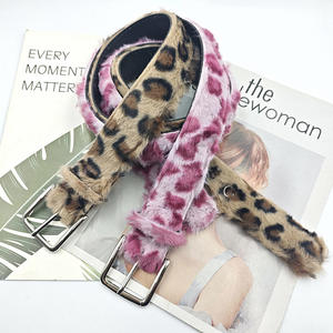 <span class=keywords><strong>Cintura</strong></span> da <span class=keywords><strong>donna</strong></span> in <span class=keywords><strong>pelle</strong></span> soffice <span class=keywords><strong>marrone</strong></span> rosa calda leopardo peluche argento con fibbia in metallo - Product Image 1