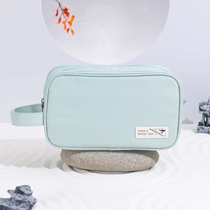 Bolsa de Aseo Verde Menta con Cierre de Cremallera, Asa Suave, Estuche Cosmético Portátil, Patrón de Letras Simple, Capacidad Media - Product Image 1