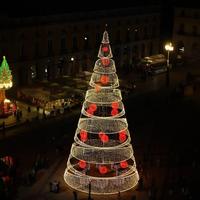 Lumière de cône d'arbre de Noël en spirale de LED IP65 évaluée pour les festivals extérieurs de rue de place de plaza et les décorations commerciales de jardin