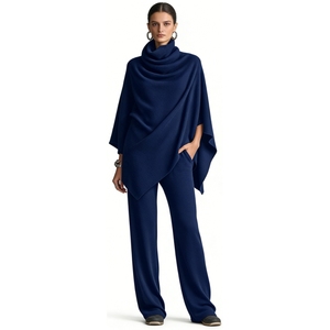 Conjunto de 2 Piezas para Mujer: Capa con Cuello Alto y Pantalones Acampanados - Conjuntos Asimétricos Drapeados de Moda para Mujer - Product Image 5