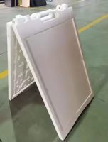 Panneau de signalisation de trottoir en forme de A V-Mate pour extérieur, en plastique, double face, pliable, avec base à eau, format A1