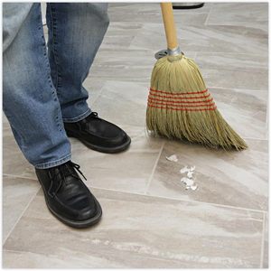 Escoba C-BROOM con mango de fibra mixta y madera, 120 cm de longitud, para limpieza del hogar, cabezal de plástico y recogedor - Product Image 1