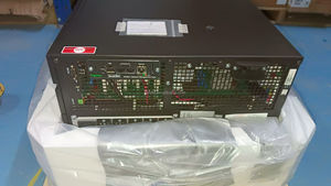 Original et nouveau <span class=keywords><strong>APC</strong></span> SURT10000XLICH Smart-UPS RT 10kVA/8KW 230/400V 4x IEC 60320 C13 & 6x cavaliers IEC & 4x sorties IEC 60320 C19 - Product Image 4