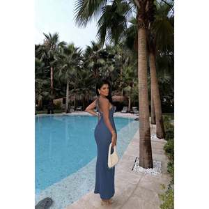 Robe de soirée INDIGO NINA avec nœud papillon orné de perles - Product Image 1