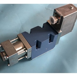 Válvula Servo Moog D634-319C para Maquinaria de Ingeniería y Aplicaciones CNC - Product Image 2