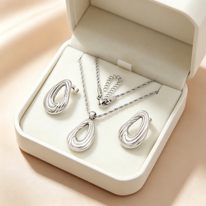 Conjunto de Joyería Certificada de Moda al por Mayor, Chapado en Oro de 18K, Acero Inoxidable, Diseño Hueco Retorcido en Forma de Corazón y Lágrima, Colgante para Mujer - Product Image 2