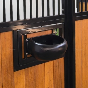 เครื่องให้อาหารม้าอลูมิเนียมคุณภาพสูง พื้นผิวเรียบ ความจุขนาดใหญ่ สำหรับการให้อาหารประจำวัน - Product Image 1