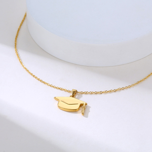Olivia personalizado Acero inoxidable moda graduación sombrero colgante impermeable Cutiing estilo 18K oro encanto para hombres mujeres - Product Image 3