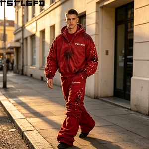 Conjunto de chándal de streetwear rojo de peso pesado con efecto desgastado, remaches y cremallera, compuesto por sudadera con capucha y pantalones de chándal apilados, venta al por mayor - Product Image 1