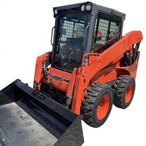 Nous proposons à la vente notre authentique chargeuse compacte sur chenilles d'occasion Kubota SSV65. - Product Image 1