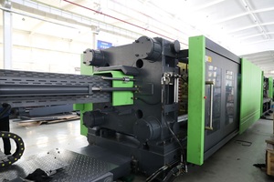 ماكينة حقن بلاستيك أفقية أوتوماتيكية هيدروليكية بقوة 28000 كيلو نيوتن لصناعة سيارات الألعاب البلاستيكية مع مضخة وصمام ومستشعر وأنبوب - Product Image 2