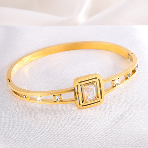 Bracelet ODM en acier inoxydable de haute qualité, style minimaliste et tendance, géométrique carré, zircon, ouvrable, creux, rond, zircon - Product Image 4