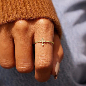 Mini anello delicato per donna, anello da dito semplice e alla moda, accessorio elegante per gioielli da tutti i giorni - Product Image 6