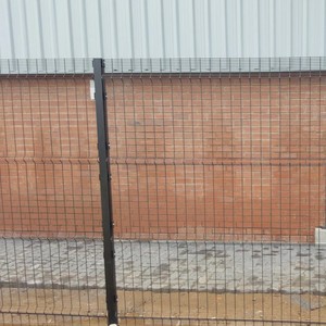 Nhà Máy Bán Buôn Mạ Kẽm Dễ Dàng Lắp Ráp Chống Leo Lên Tấm Cao An Ninh Kim Loại 358 Dây Lưới Trượt Cổng Chống Leo Lên Hàng Rào - Product Image 2