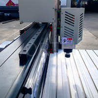 Machine de fraisage CNC multifonction robuste pour le travail du bois PK1325, 6KW, 3 axes, commande Syntec, table de travail simple 2000x3000mm, moteur