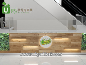 <span class=keywords><strong>Kiosque</strong></span> de mangue de haut niveau dans le centre commercial américain | Comptoir de nourriture en bois de stand de jus frais au détail avec décoration d'herbe verte à vendre - Product Image 2