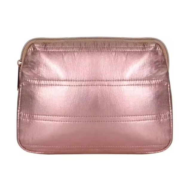 สีชมพูร้อน