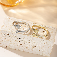 Anillo Abierto de Serpiente Dorada Elegante, Superficie Pulida Lisa, Anillo Ajustable, Joyería Moderna y Minimalista, Regalo para Mujer