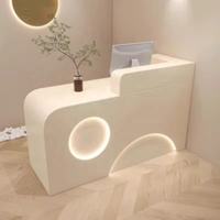 Comptoir d'angle minimaliste blanc crème, géométrique, rond, creux, avec éclairage LED, pour salon de beauté, logo personnalisé