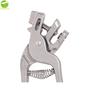 Veterinair instrument voor het markeren van oren van varkens en runderen, driehoekige pons, oorplakker, oorplakker tang, oorplakker voor varkens en runderen - Product Image 6
