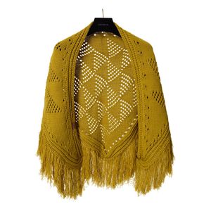 Chal Triangular <span class=keywords><strong>de</strong></span> <span class=keywords><strong>Ganchillo</strong></span> Hecho a Mano con Flecos, Diseño Calado Estilo Vintage, Bufanda Versátil, Moderna y Cálida - Product Image 4