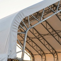 Bâtiment en tissu à portique double en PVC pour l'ingénierie industrielle, à portée libre, avec murs avant et arrière