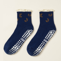 Chaussettes de yoga douces à volants, conception personnalisée OEM, antidérapantes, avec logo personnalisé, pour femmes, chaussettes de Pilates respirantes en coton tricoté avec grip