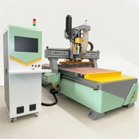 Machine CNC à changeur d'outils linéaire ATC pour le travail du bois, la découpe, le perçage et la gravure de panneaux de meubles