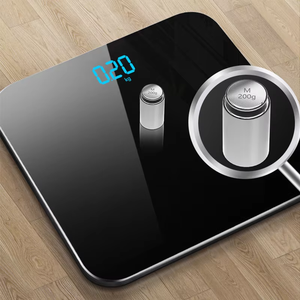 Digitale Elektronische Waage 180kg Kapazität Gehärtetes Glas LED-Anzeige für Haushalt Persönlicher Gebrauch OEM Anpassbar - Product Image 4