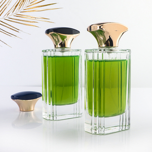 Botella de Perfume de Vidrio Rectangular de Alta Gama de 100 ml con Rayas Verticales Transparentes, Bomba de Pulverización a Presión y Tapa Negra y Dorada Exquisita - Product Image 4