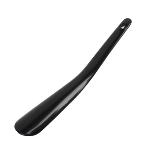 ที่สวมรองเท้าพลาสติก ทนทาน พกพาสะดวก ช่วยสวมรองเท้าได้ง่าย - Product Image 3