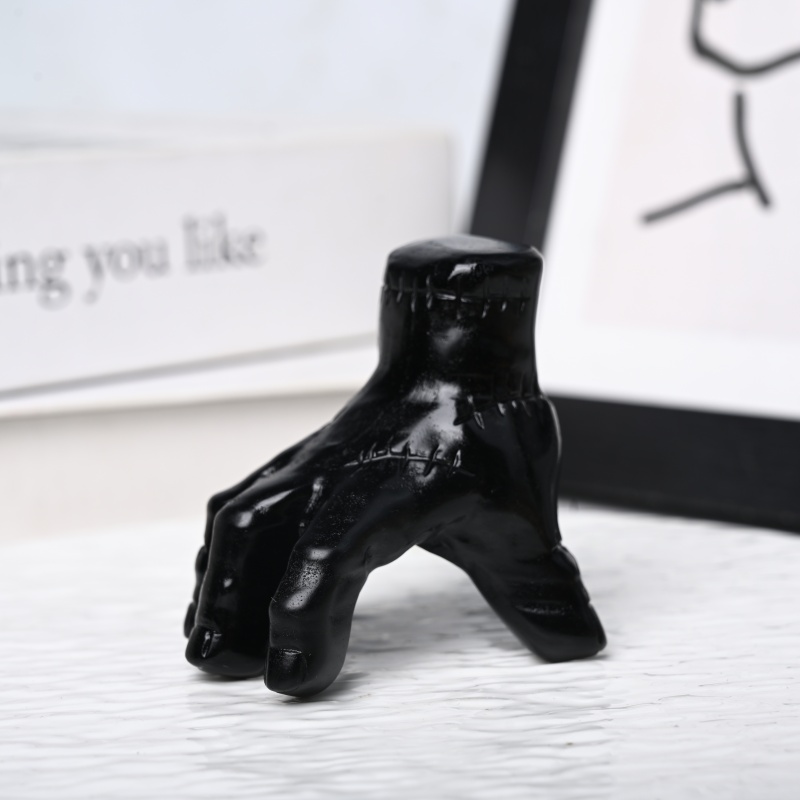 Objet en obsidienne noire