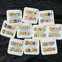 Vente en gros Nouvelle Arrivée Ongles en gel faits main de luxe, forme œil de chat, carrés et amande, avec gemmes 3D et diamants, peints à la main, de haute qualité, avec boîte