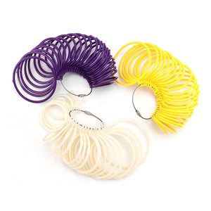 Herramienta de medición de tamaño de pulsera de plástico, medidor de anillos para medir la muñeca, herramienta de medición de joyería con múltiples tamaños para un ajuste preciso - Product Image 1