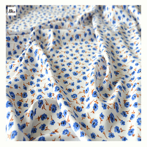 Hot Bán 125gsm 100% <span class=keywords><strong>Polyester</strong></span> Vải Intermingle Sợi Sph Cao-Đàn Hồi Satin Vải Cho Ăn Mặc - Product Image 4