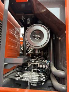765 horas de trabajo. Excavadora Doosan 225 usada con componentes originales completos para trabajos de ingeniería municipal. - Product Image 2