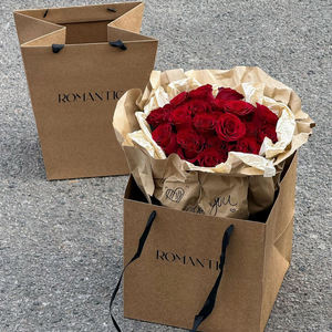 Sacs en papier kraft brun personnalisés en gros avec logo, sacs cadeaux carrés pour fleurs, sacs d'emballage vintage pour fleurs - Product Image 3