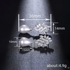 Orecchini a Goccia con Perle Simulate e Zirconi per Donne, Eleganti Gioielli di Moda con Micro Pavé - Product Image 4
