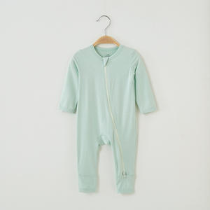 Pijamas de Bambú Personalizados de Alta Calidad para Bebés Recién Nacidos, Niñas y Niños, con Cierre y Estampado Personalizado - Product Image 5