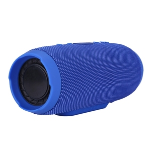 Altavoz Bluetooth Impermeable de 20W con Función de Banco de Energía, Portátil para Uso en Exteriores - Product Image 4