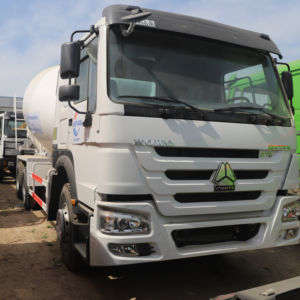 Camiones mezcladores de cemento populares de bajo consumo suministrados por la fábrica HOWO, duraderos y económicos, minimizan las averías - Product Image 1