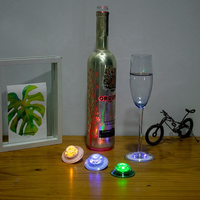 Sous-verre lumineux LED personnalisable en plastique, autocollant étanche pour tasses, fournitures de fête de Noël et d'anniversaire pour marché nocturne et stand de bar