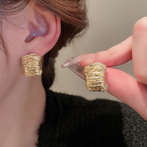 Boucles d'oreilles clous géométriques à grain irrégulier, style punk, plissées, pour femme, bijoux de fête, cadeau - Product Image 3
