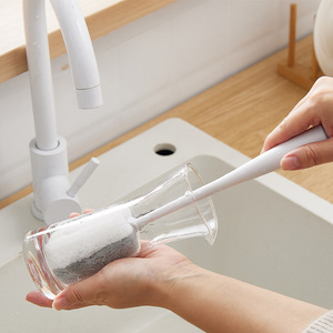 Brosse à tasses Geiro avec éponge à récurer, blanc et gris spatial, pour nettoyer les verres et les tasses - Product Image 1