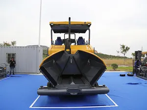 बिक्री के लिए RP603L चीनी प्रसिद्ध ब्रांड व्हील डामर कंक्रीट पेवर मशीन अर्थ पेवर्स 6 मीटर पेविंग चौड़ाई