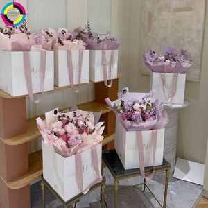 Sac fourre-tout en papier floral carré avec poignée en ruban de satin, logo imprimé personnalisé, sac cadeau en papier pour bouquet, emballage de vente au détail - Product Image 3