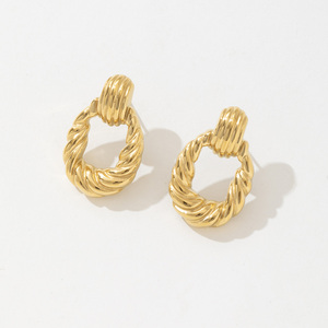 2025 nouveauté rétro à la mode populaire torsadé métal martelé géométrique or torsion boucles d'oreilles - Product Image 1
